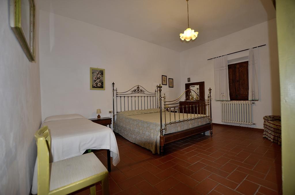 Agriturismo Poggio Ai Grilli غامباسي تيرمي الغرفة الصورة
